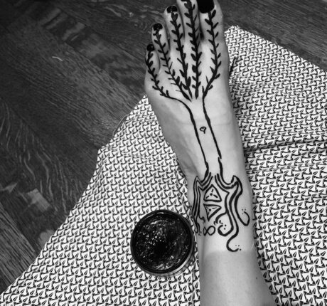 Britt Lower star pretty photos