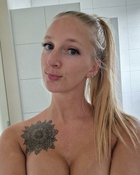 Yilvina star pretty photo