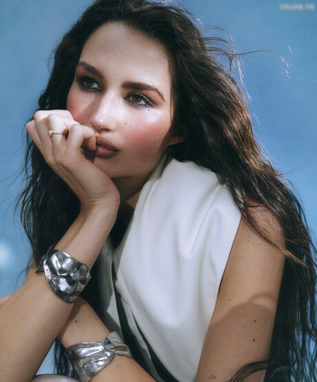 anfr00 erotic actress photo