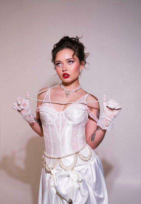 Enina24 porn star img