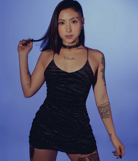 LupeHikari pretty model pictures