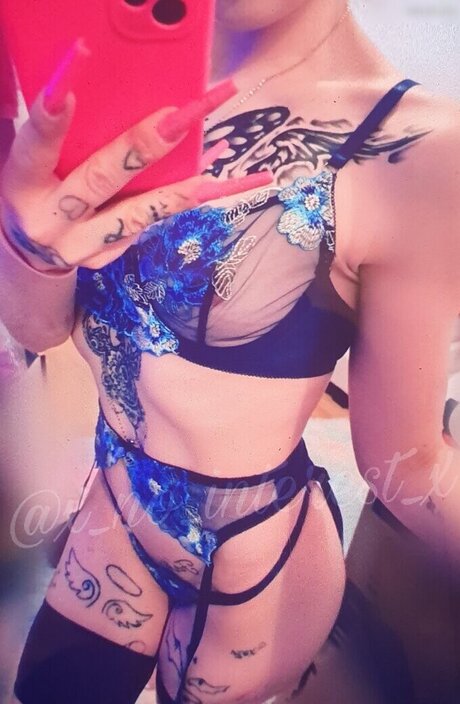 x no interest x erotic star photos