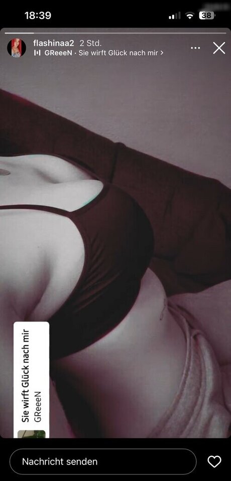 Flashinaa model hd pics