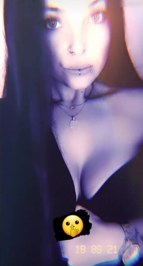 Flashinaa model best pictures