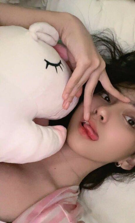 risaatjan pornographic star image