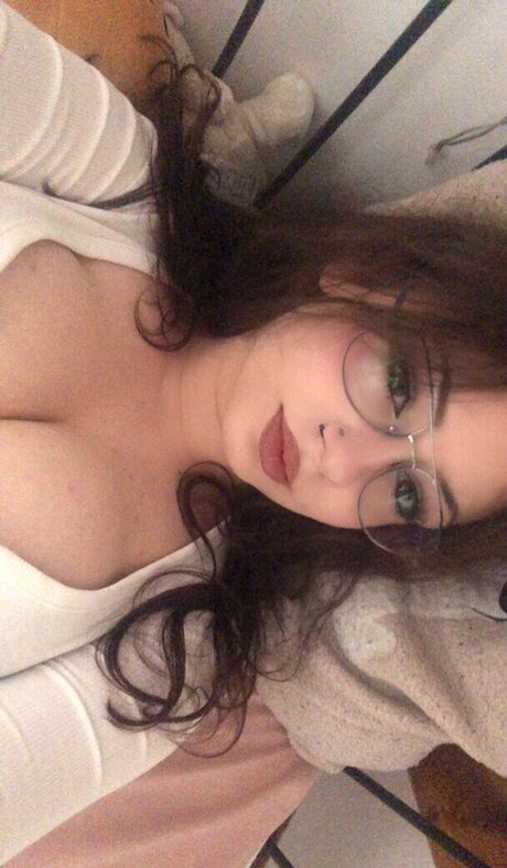 chvjownica21371 hot model image