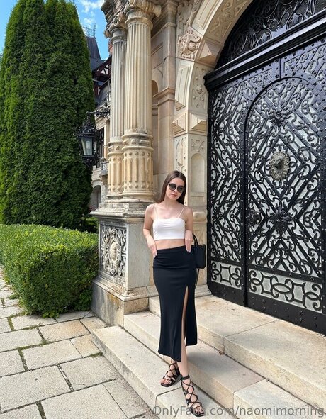 naomimorning art actress pics