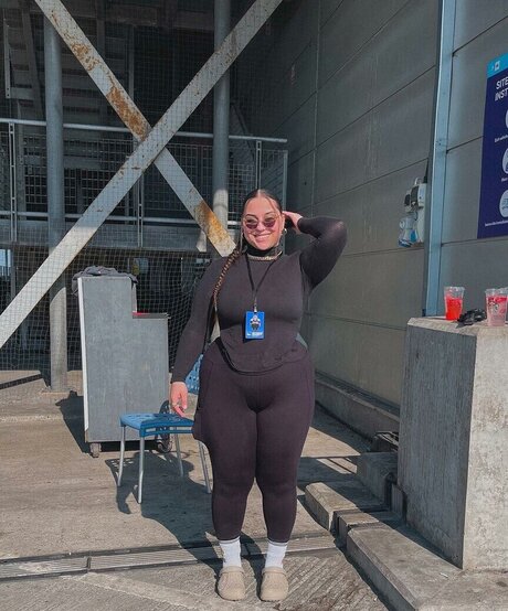 isurfavpisces nice model picture