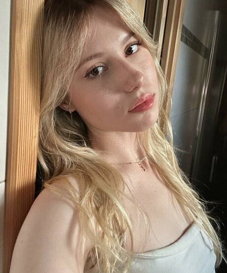 Kitty Mae hd actress pics