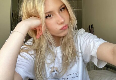 Kitty Mae star hot images