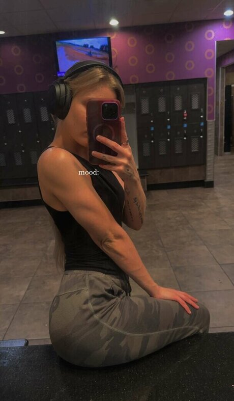 JustaJess high quality model photos