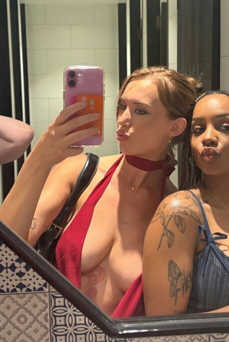 Itssian blue hot model gallery