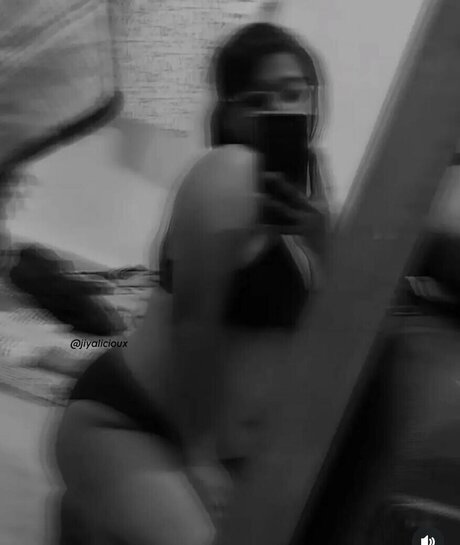 Jiyalicioux nice model picture