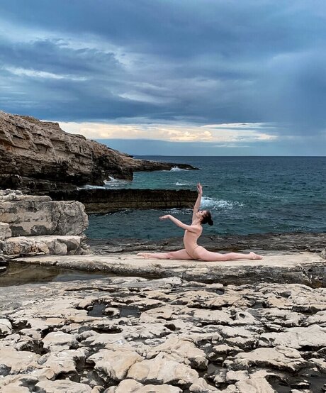 Jadwiga Koc model naked pics