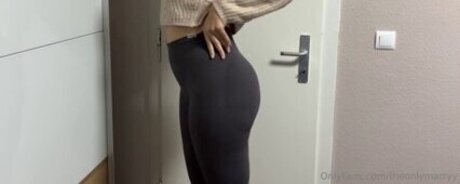 StrawberryMarry xxx model photo