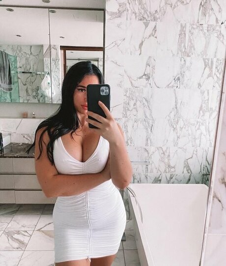 Izzy Davies Profile pic