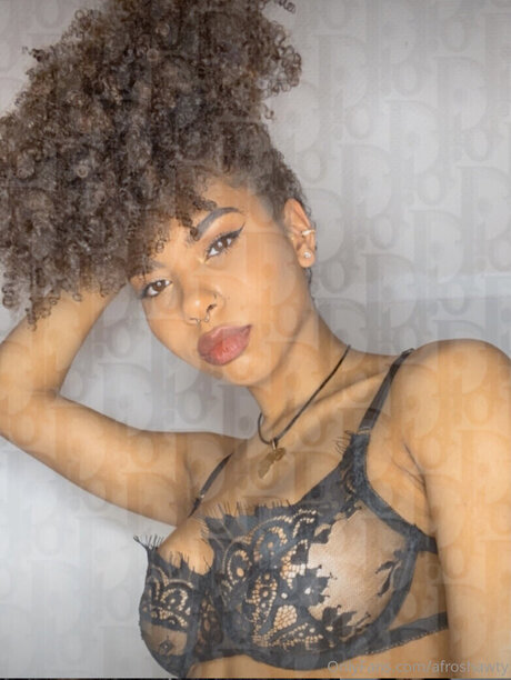 Shania Kraemer hd model picture