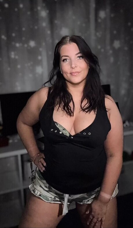 NinaNiceTV sexy actress img