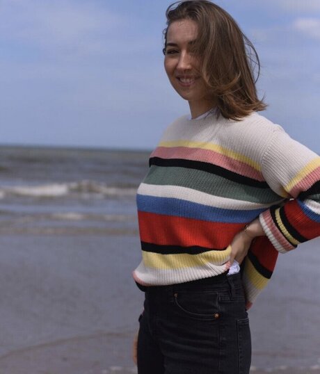 Lena Kupke nice actress image