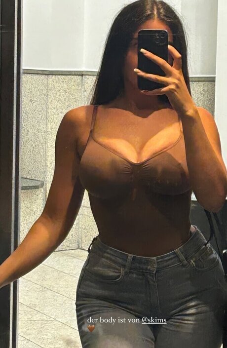 Lya Aylin nudes model pics