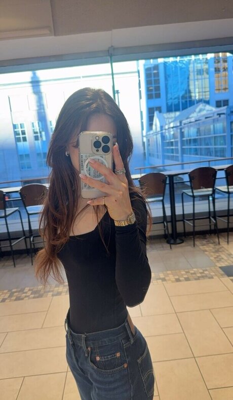 Giulia Bruno star top image