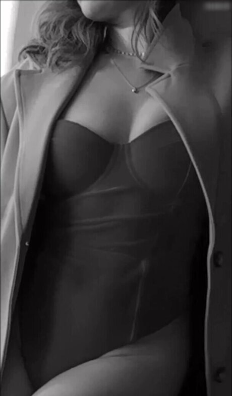 Sonny Loops star sex pic