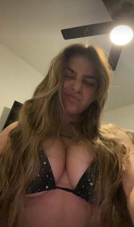 Daisyyyraeee nudes model photos