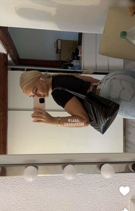 Lara Charlottee best star photo