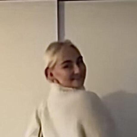 Lara Charlottee perfect star pics