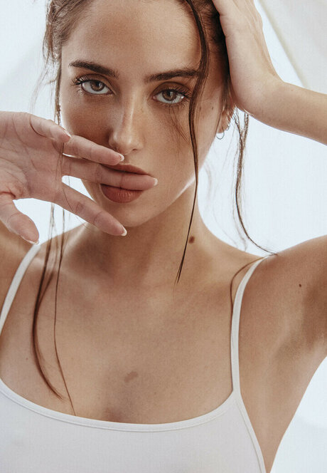 Elsa Couturier model hd picture