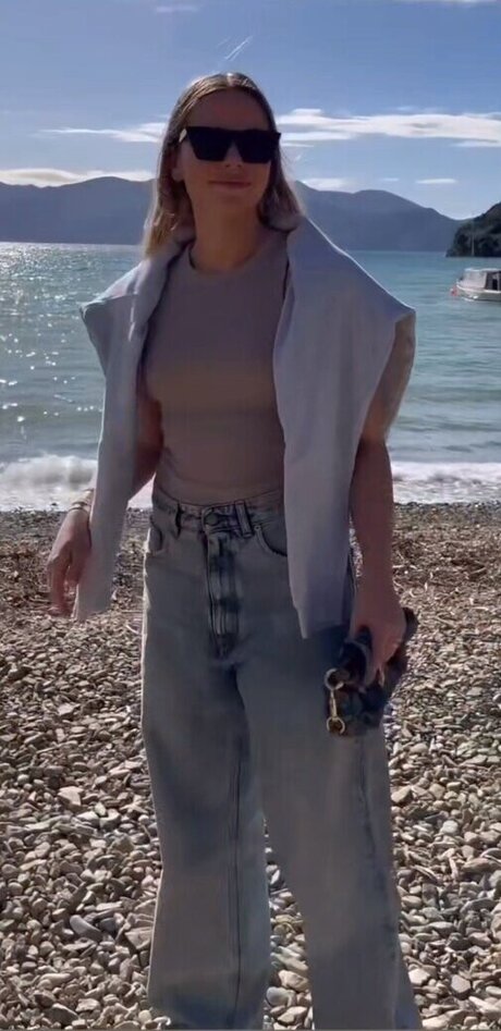 Cheyenne Pahde exclusive actress pics