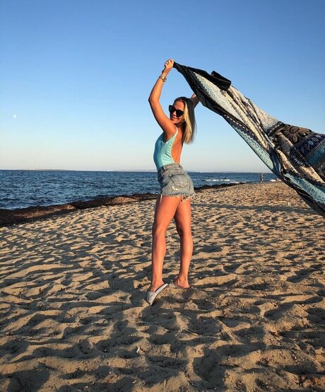 natural teen onlyfans free naked photo