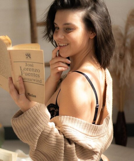 lov e lena beautiful actress gallery