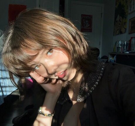 Kennedie Nguyen model sex picture