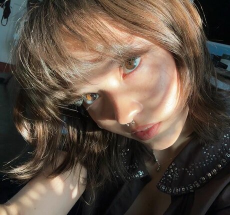 Kennedie Nguyen model free pic