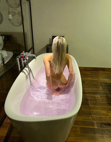 Louisa Becker top star galleries