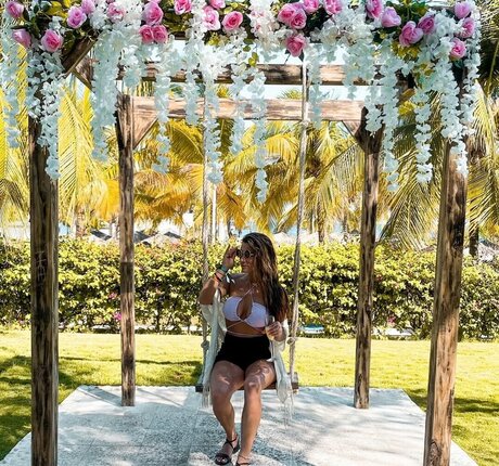 Ashley Kowalcyk model nice picture