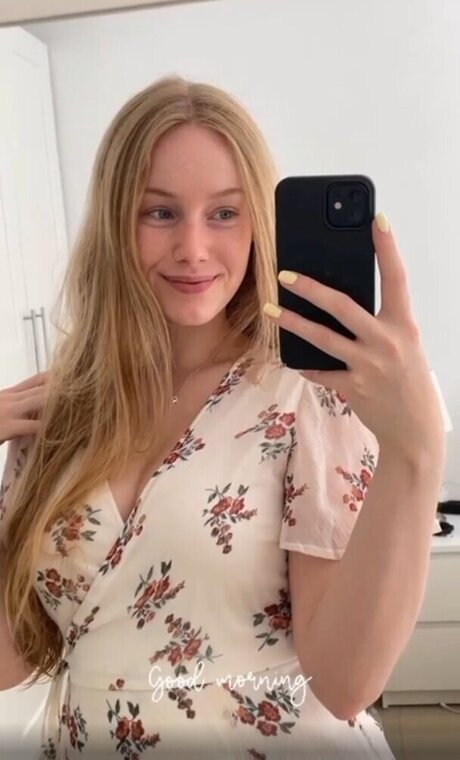 Nadine von relaxASMR xxx actress archive