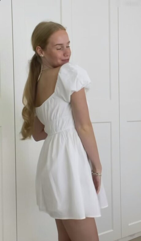 Nadine von relaxASMR model free pictures