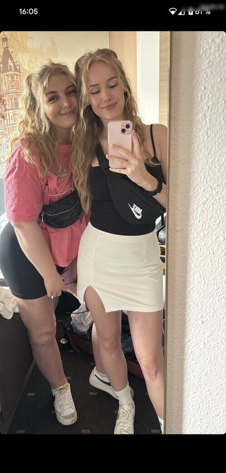 Nadine von relaxASMR sexy model picture