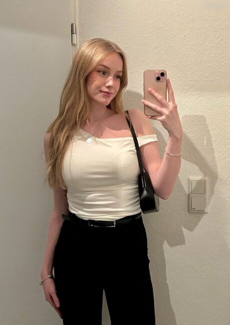 Nadine von relaxASMR hot pornstar gallery