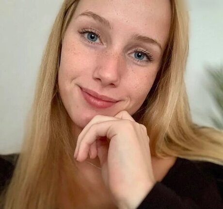 Nadine von relaxASMR pornstar top img