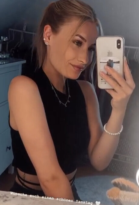 Sasette pornographic star photo