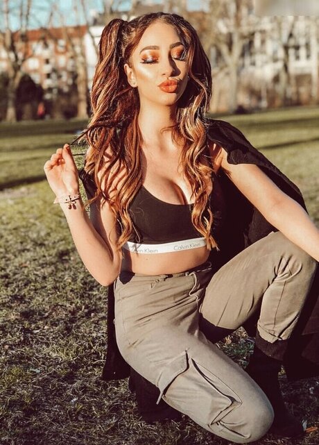 Amira Wirth model perfect photo