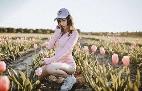 Amira Wirth nice model img