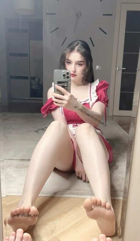 glemfeetx star nude picture