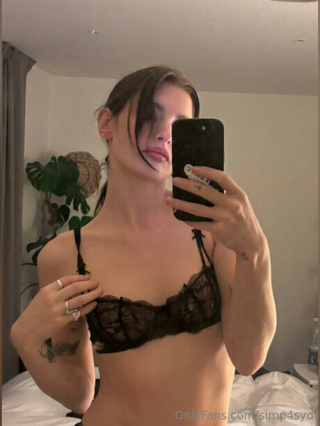 Sydney Lima beautiful model pictures