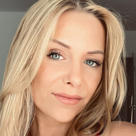 Emily Becker model sex pic