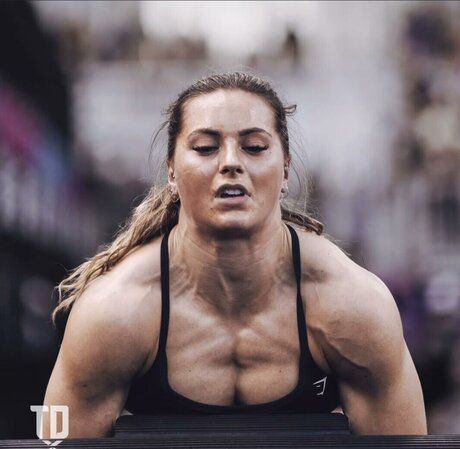 Aimee Cringle high quality model gallery