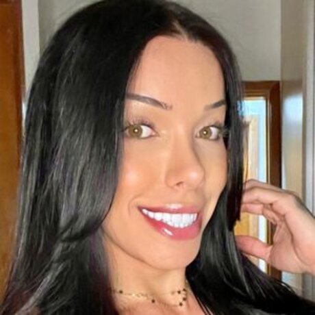 Natalia Avellar art star img